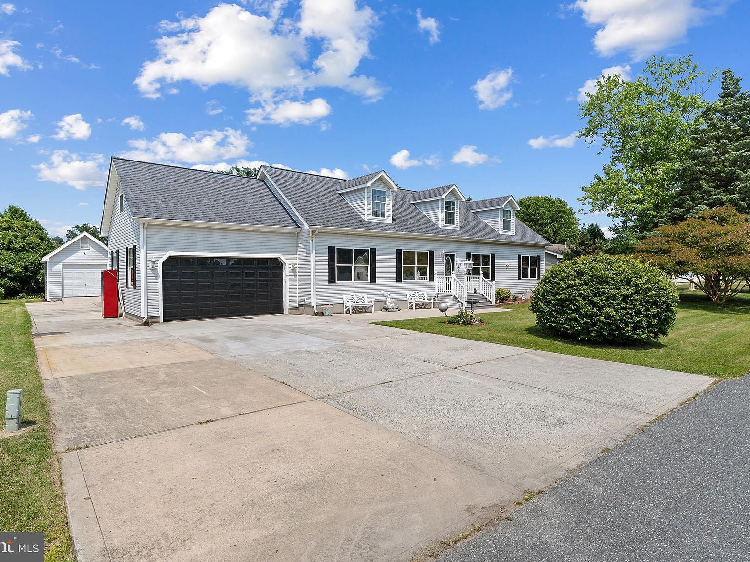 406 Serrill Ave Ocean View, DE 19970 - Thumbnail 4