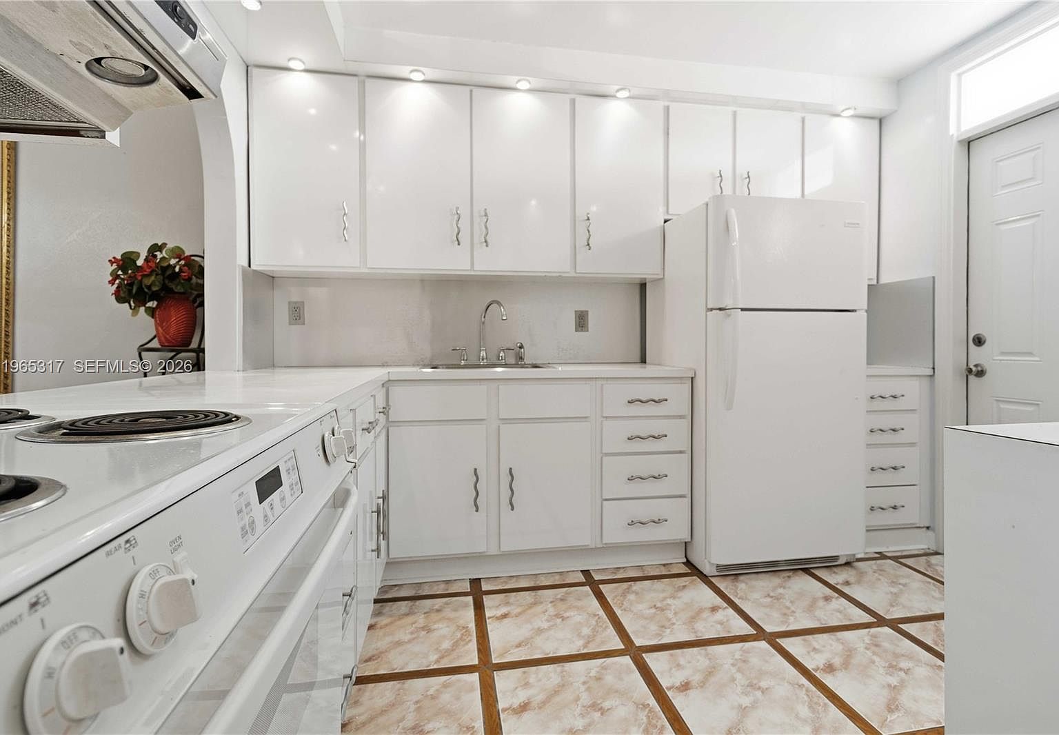 1401 NE Miami Gardens Dr APT 287 North Miami Beach, FL 33179 - Thumbnail 4