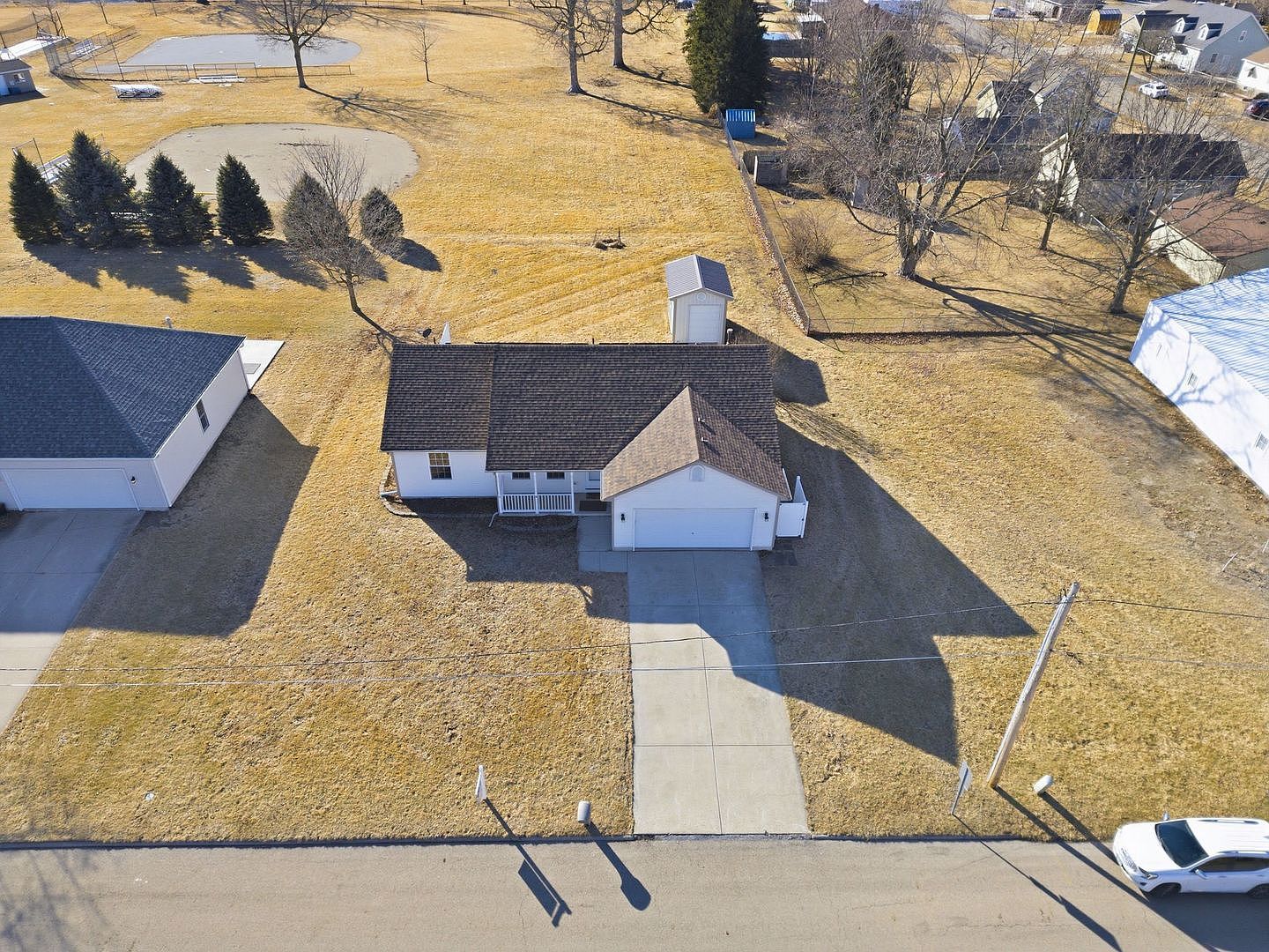 906 Warren St Earlville, IL 60518 - Thumbnail 4