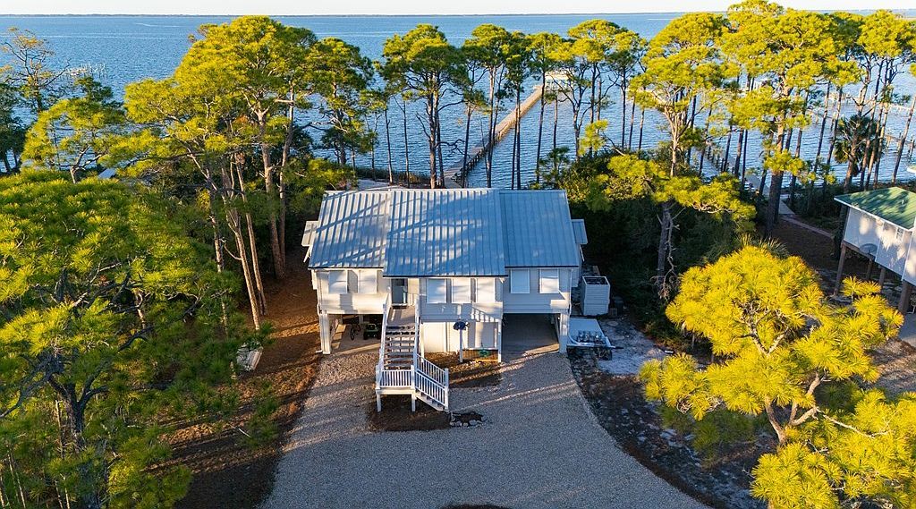 1809 E Gulf Beach Dr Eastpoint, FL 32328 - Thumbnail 4