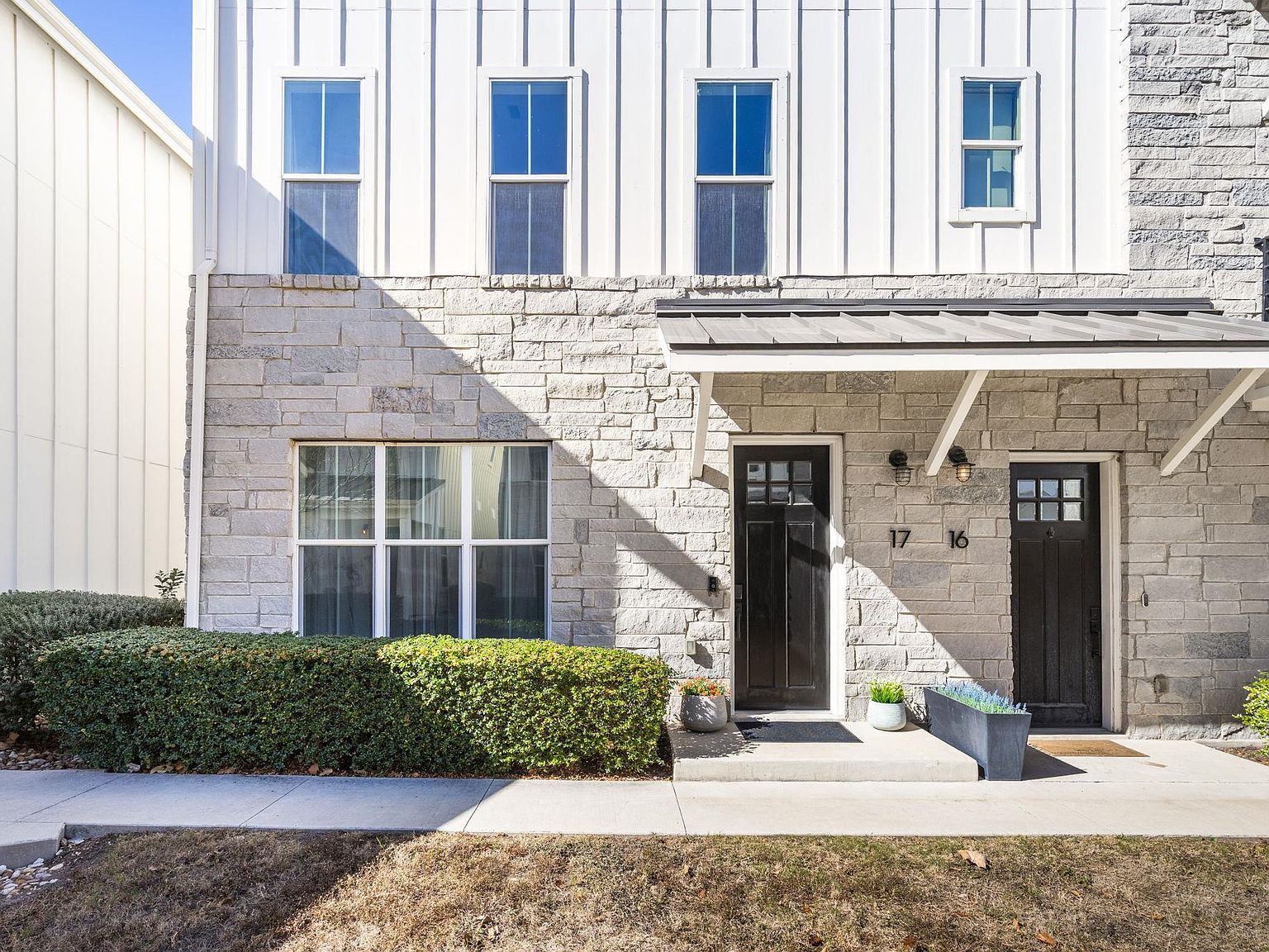 2624 Metcalfe Rd UNIT 17 Austin, TX 78741 - Thumbnail 4