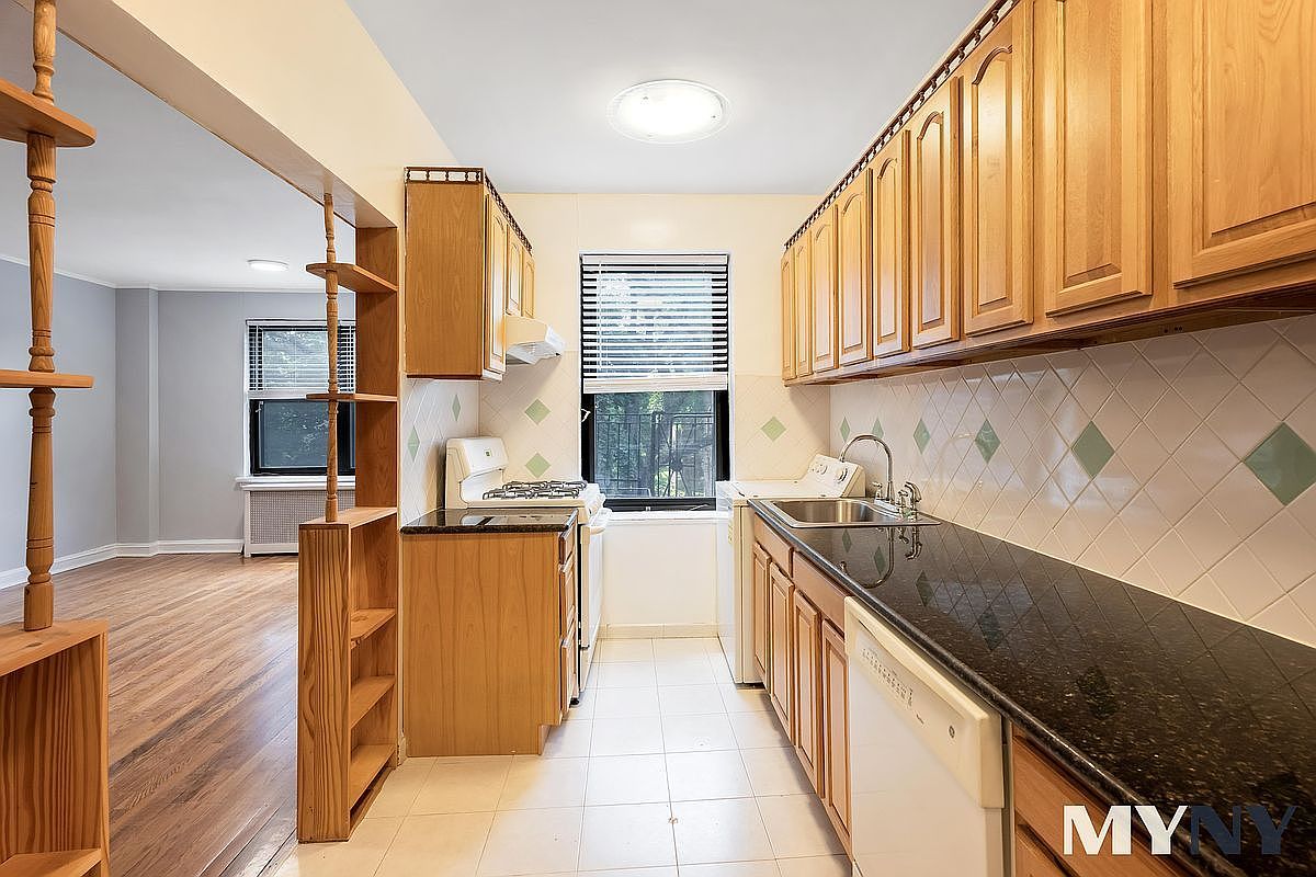 76-12 Ditmars Blvd #B-3 East Elmhurst, NY 11370 - Thumbnail 4