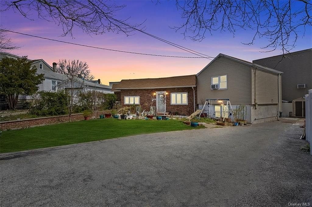 210 Blair Ave Bronx, NY 10465 - Thumbnail 4