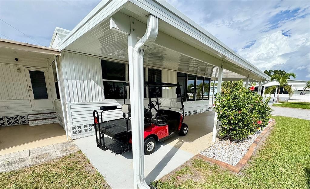 5217 Pebble Beach Ave Sarasota, FL 34234 - Thumbnail 4