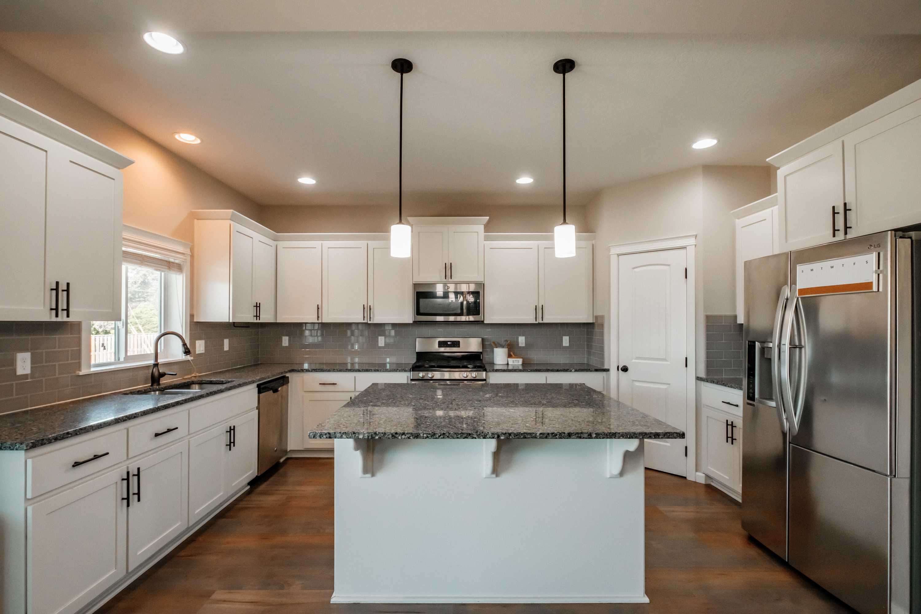 2403 Northeast Summit Drive, Albany, OR, USA, 97321 - Thumbnail 4