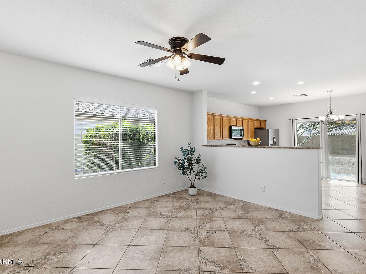 39531 N White Tail Ln Phoenix, AZ 85086 - Thumbnail 4