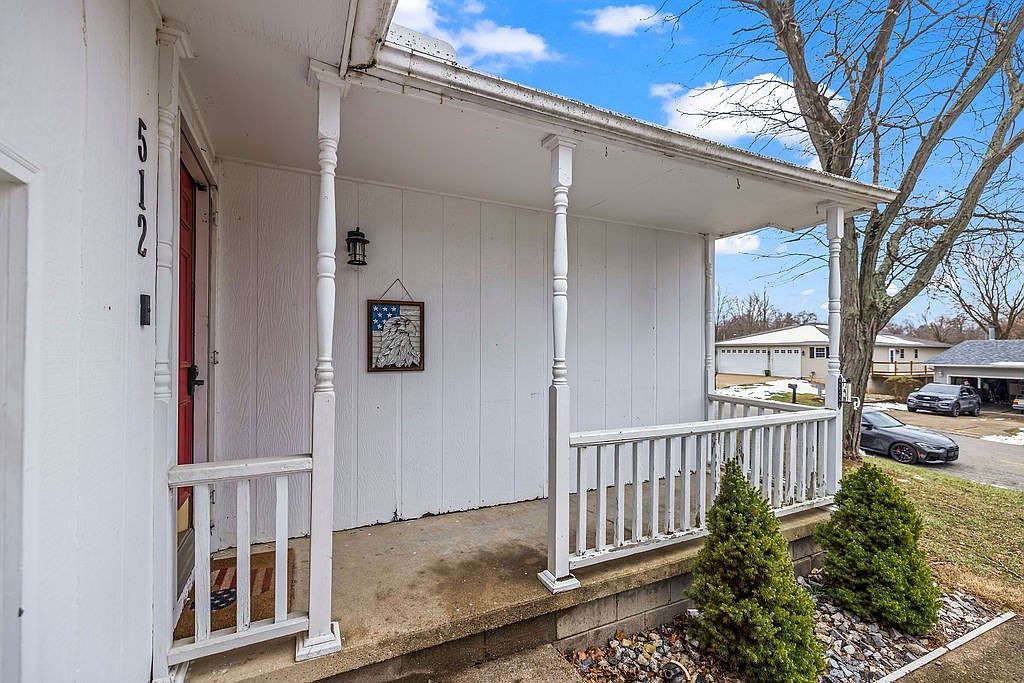 512 Woodland Ct Mount Zion, IL 62549 - Thumbnail 4