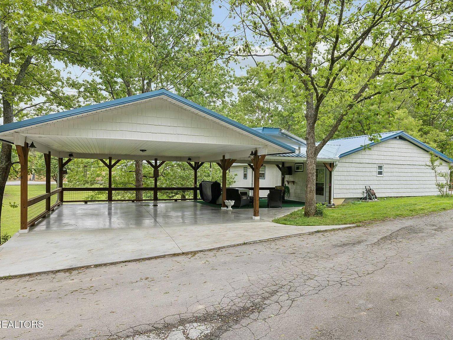 894 Lake View Loop Sevierville, TN 37876 - Thumbnail 4