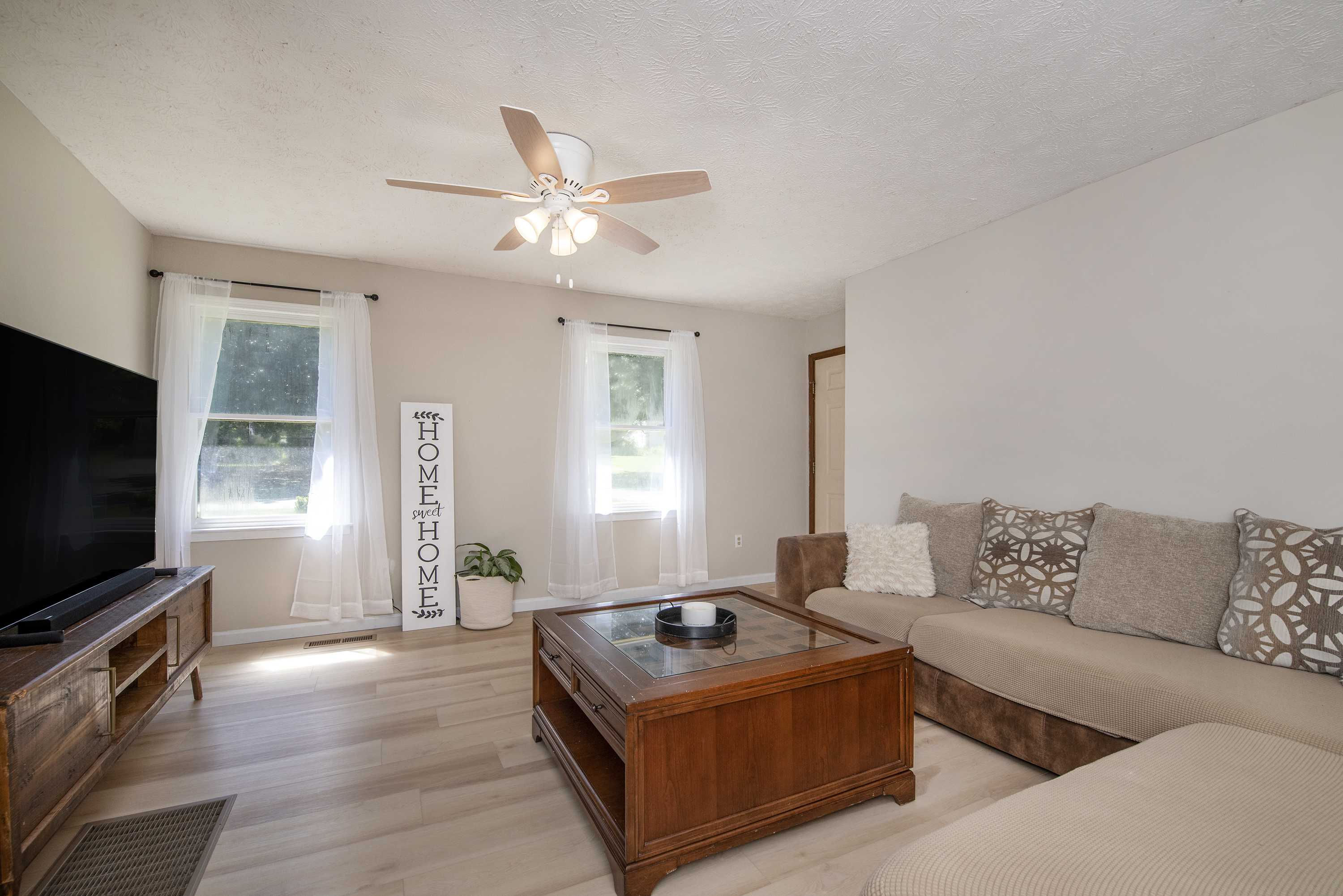 6034 Morrow Drive, Flowery Branch, GA, USA, 30542 - Thumbnail 4