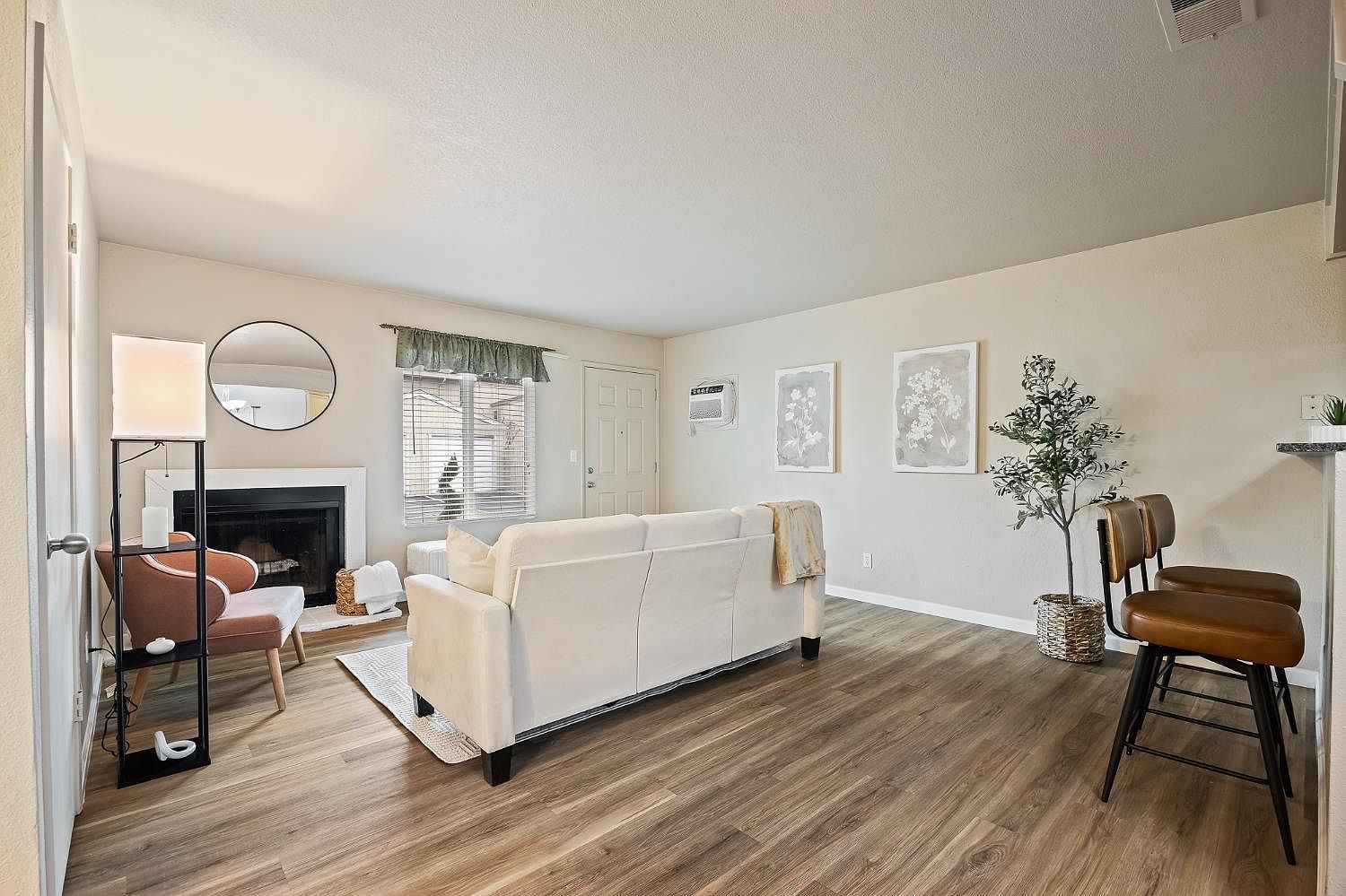 1819 S Cherokee Ln APT 67 Lodi, CA 95240 - Thumbnail 4