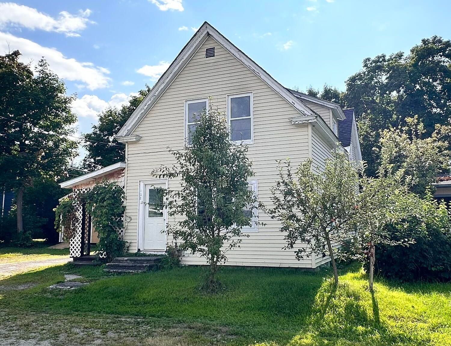 122 Knox St Millinocket, ME 04462 - Thumbnail 4