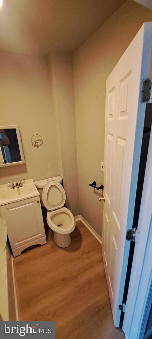 2427 E Federal St Baltimore, MD 21213 - Thumbnail 4