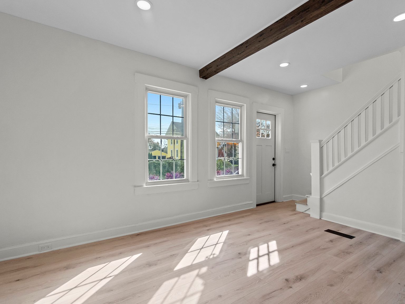 190 W Main St Milford, CT 06460 - Thumbnail 4