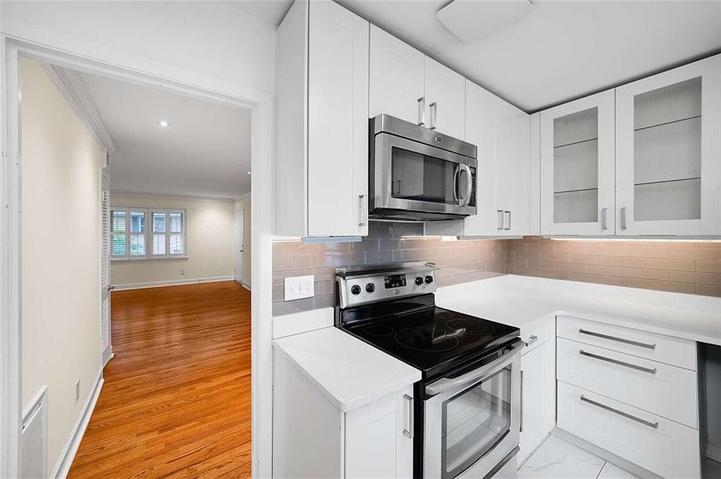 3510 Roswell Rd NW APT M4 Atlanta, GA 30305 - Thumbnail 4