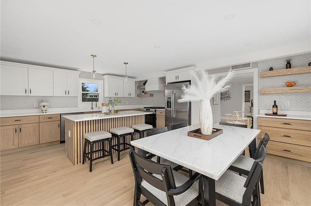 63 Aspen Rd South Kingstown, RI 02879 - Thumbnail 4