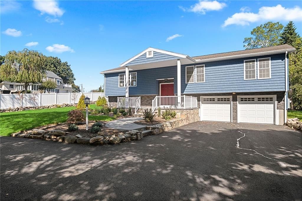 4 Shore Rd Westerly, RI 02891 - Thumbnail 4
