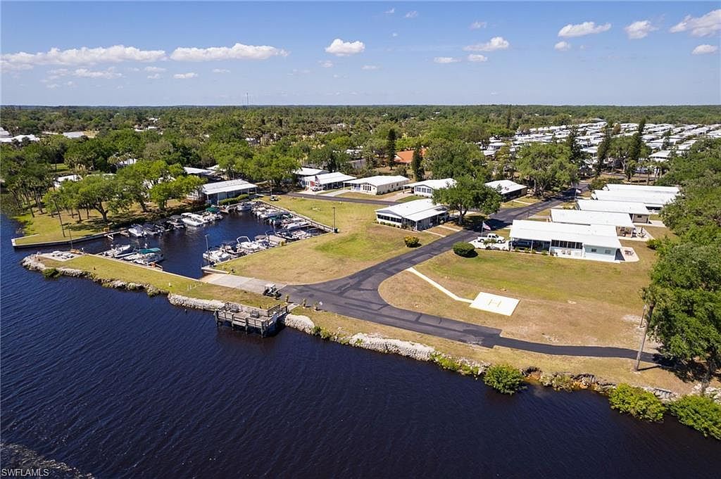 15 Ilex St Alva, FL 33920 - Thumbnail 4