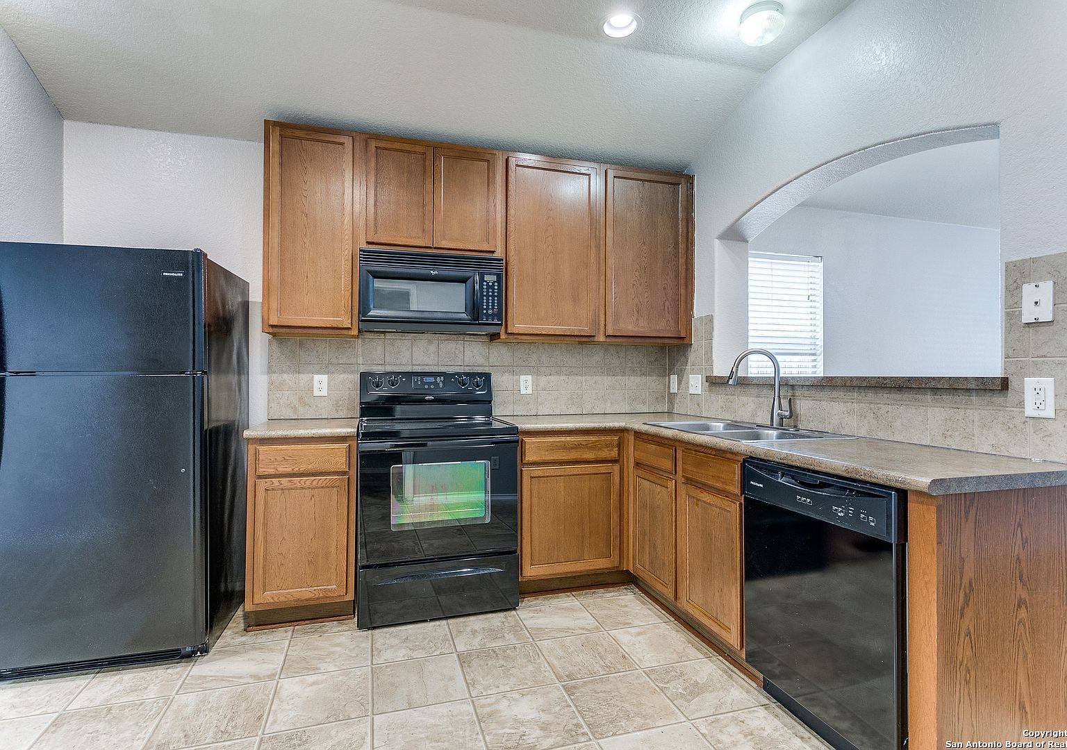 3603 Aranda Flds Converse, TX 78109 - Thumbnail 4