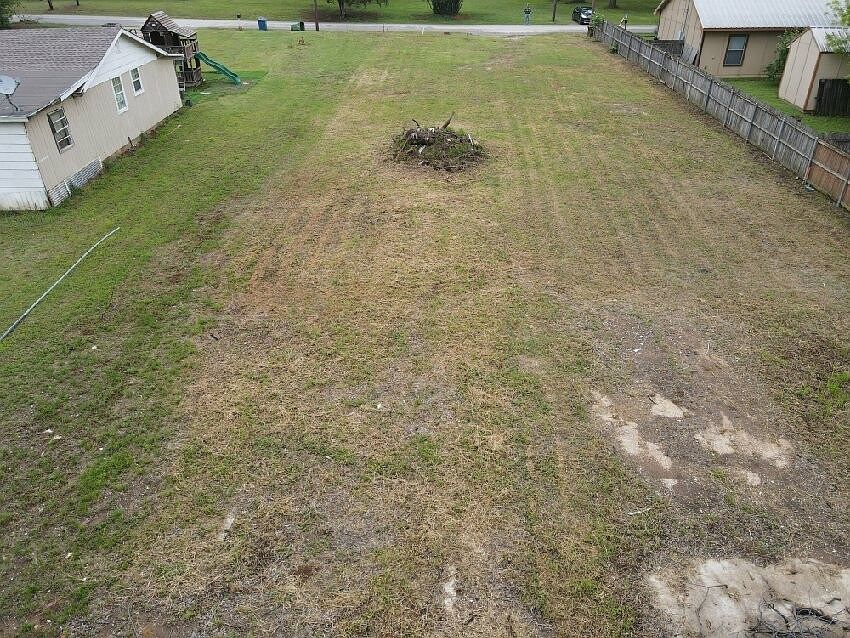 406 Maple St Aubrey, TX 76227 - Thumbnail 4