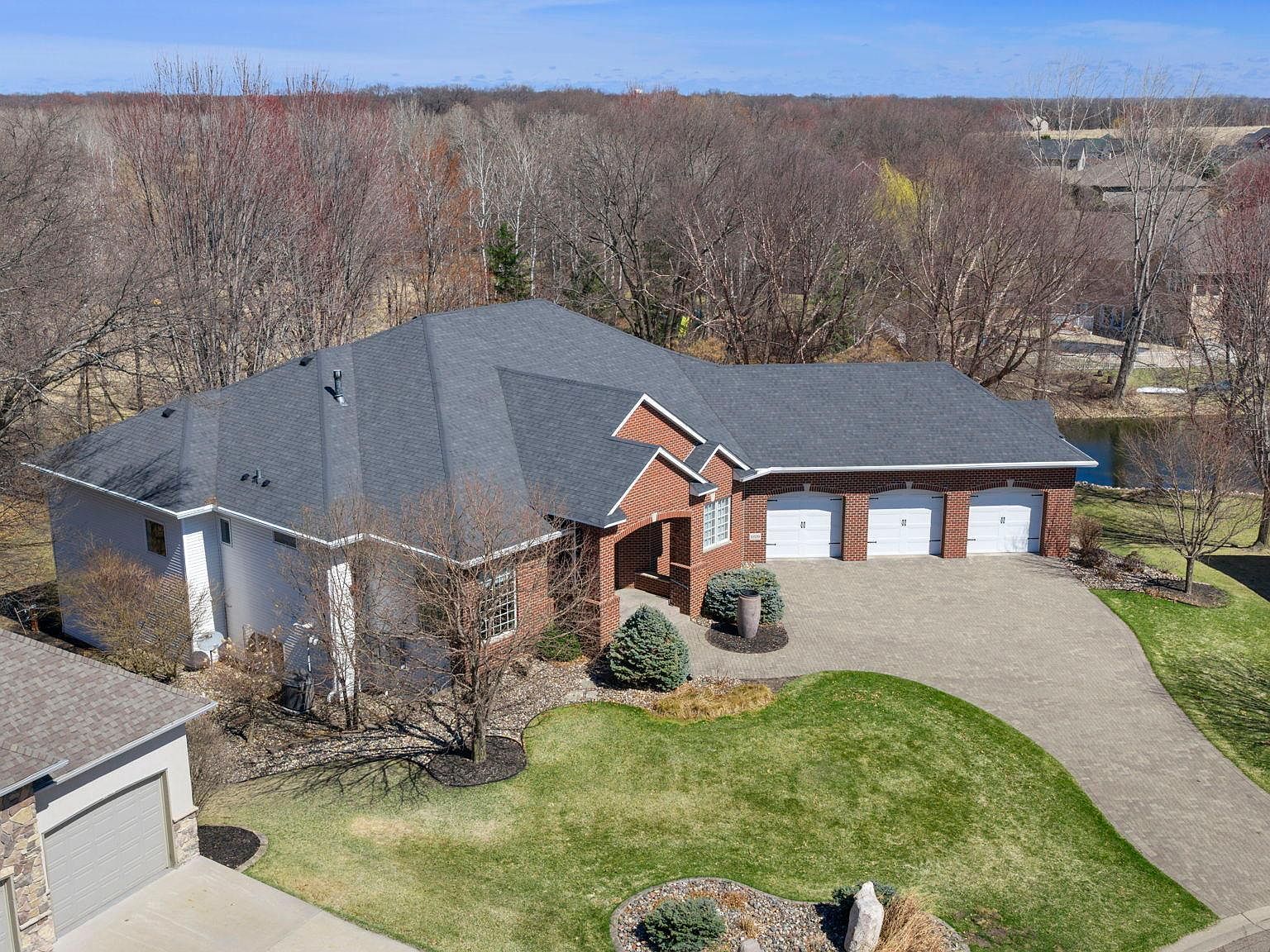 10539 Yancy Ct NE Blaine, MN 55449 - Thumbnail 4