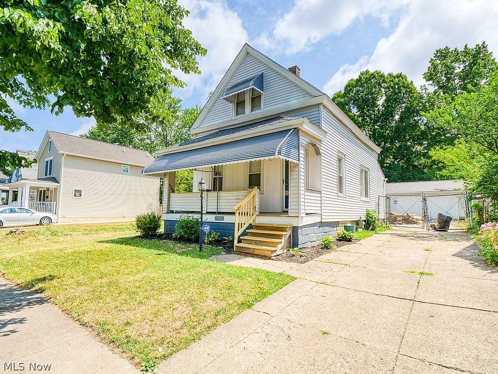 2827 E 117th St Cleveland, OH 44120 - Thumbnail 4