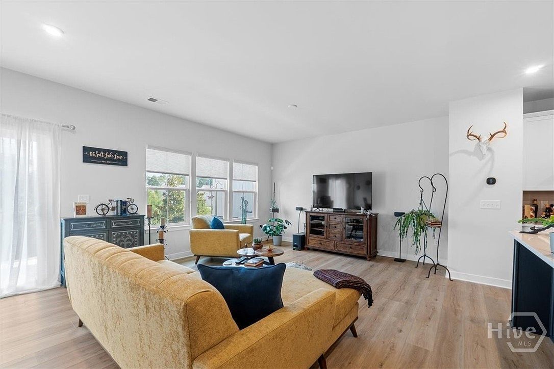 116 Salt Lake Ln Hoschton, GA 30548 - Thumbnail 4