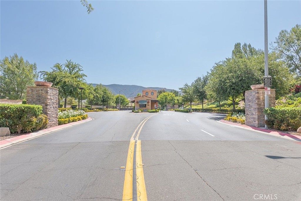 7543 Summer Day Dr Corona, CA 92883 - Thumbnail 4