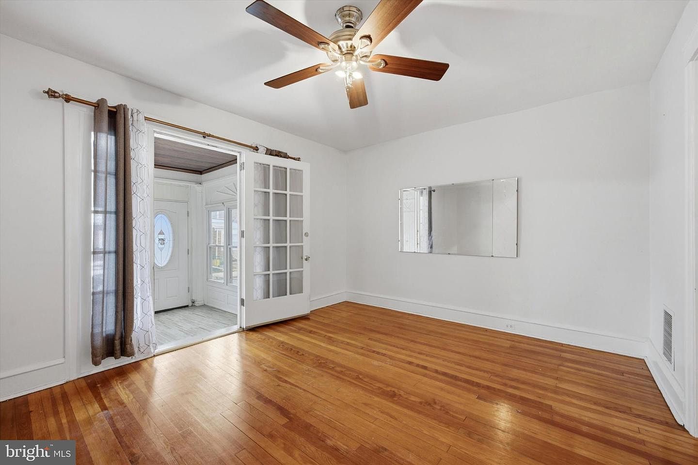 7 Rhodes Ave Darby, PA 19023 - Thumbnail 4