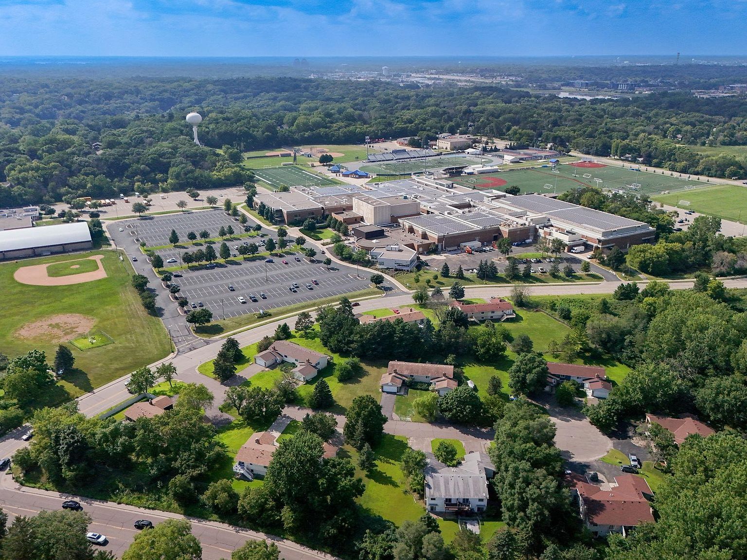 2515 Royals Dr Hopkins, MN 55305 - Thumbnail 4