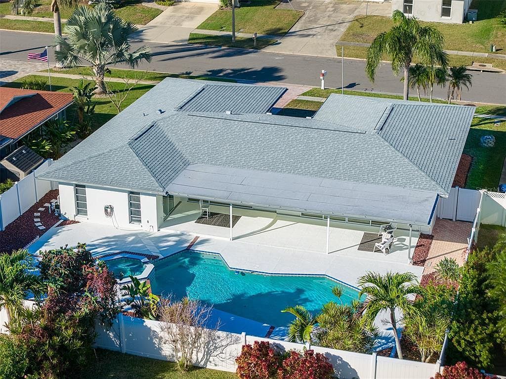 14922 Crown Dr Largo, FL 33774 - Thumbnail 4