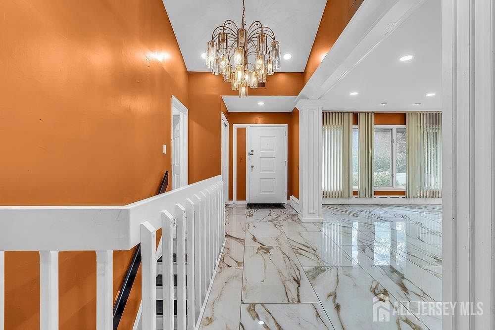 585 Noe Ave Woodbridge, NJ 07095 - Thumbnail 4