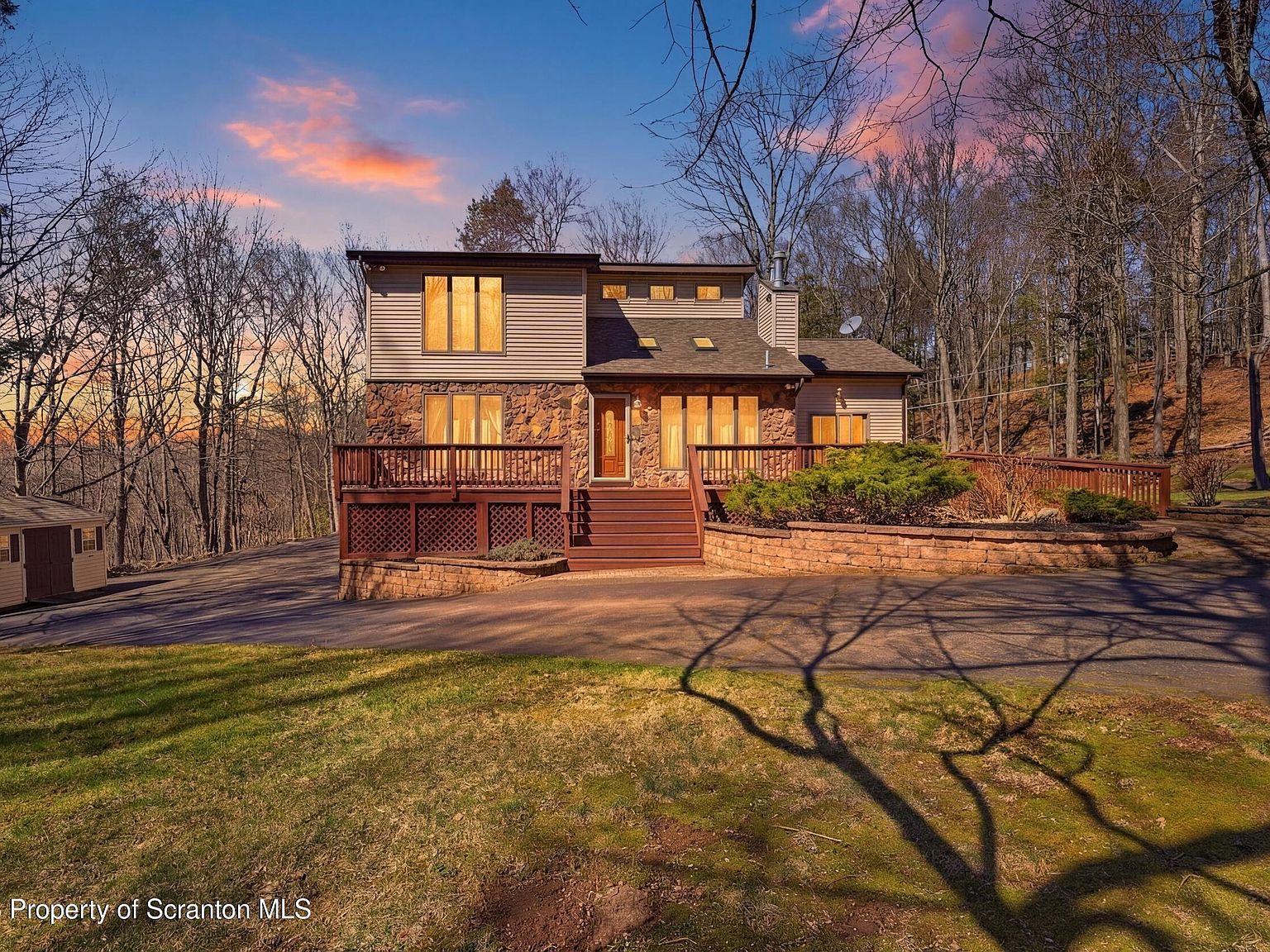 102 Larch Ln Greentown, PA 18426 - Thumbnail 4