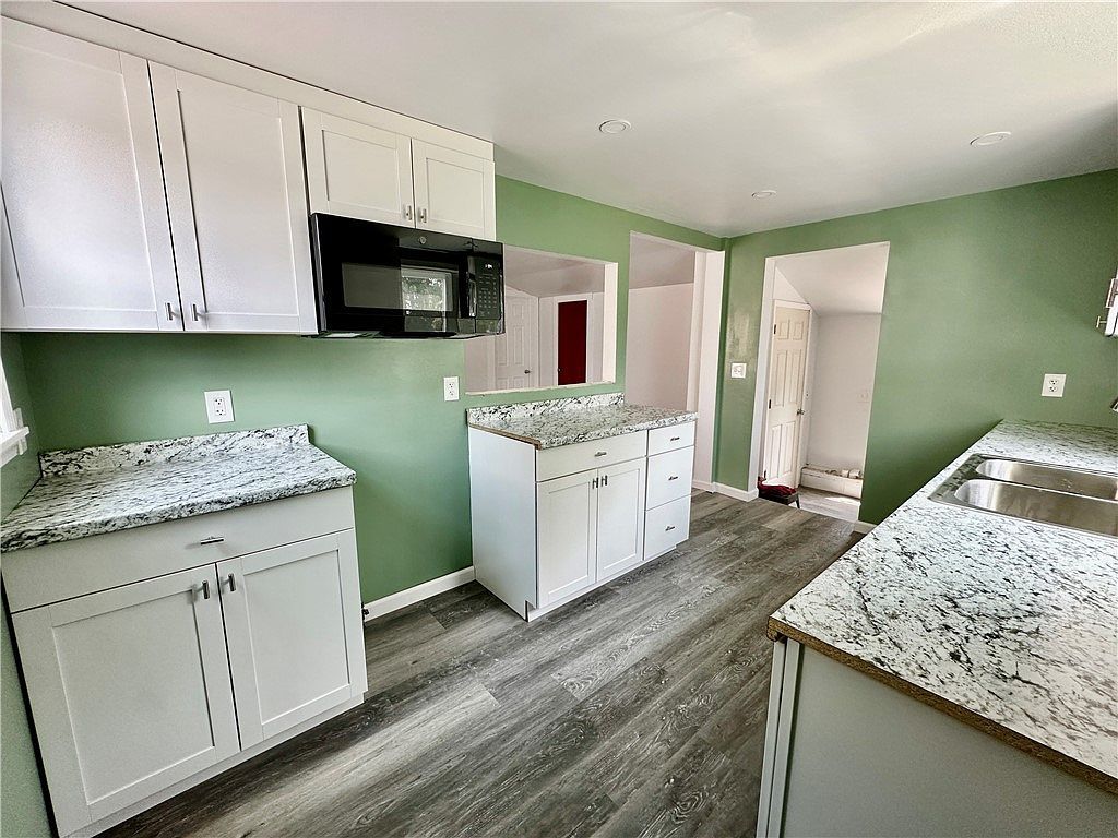 23 W High St Lockport, NY 14094 - Thumbnail 4