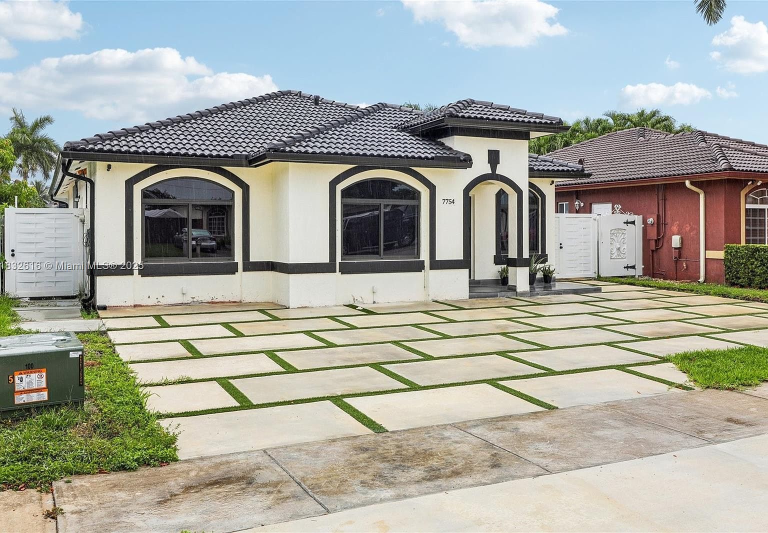 7754 NW 201st Ter Hialeah, FL 33015 - Thumbnail 4