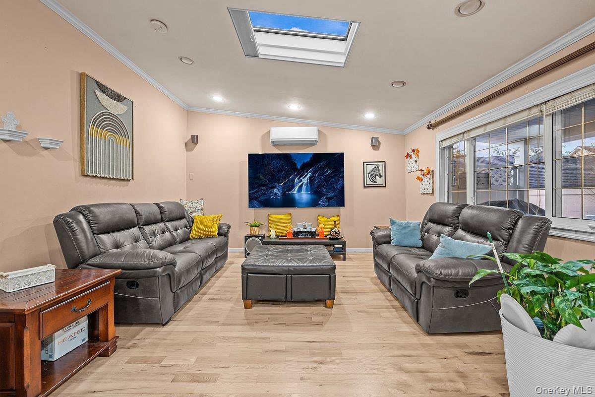 26 W 11th St Huntington Station, NY 11746 - Thumbnail 4