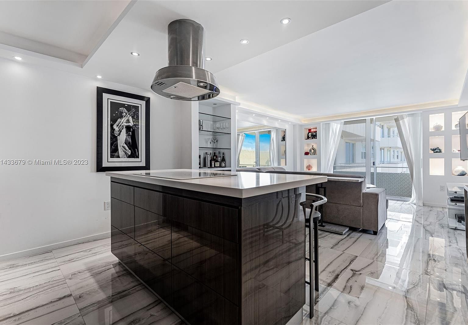 465 Ocean Dr APT 506 Miami Beach, FL 33139 - Thumbnail 4