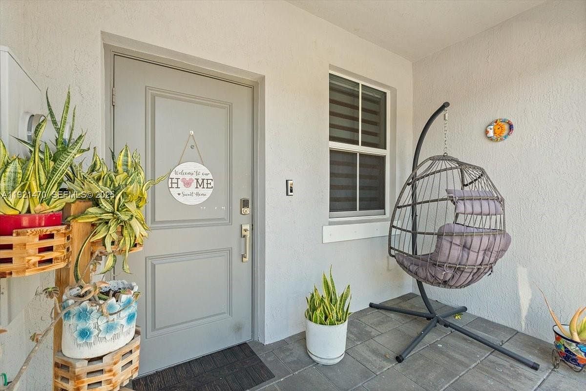 2641 SE 12th St Homestead, FL 33035 - Thumbnail 4