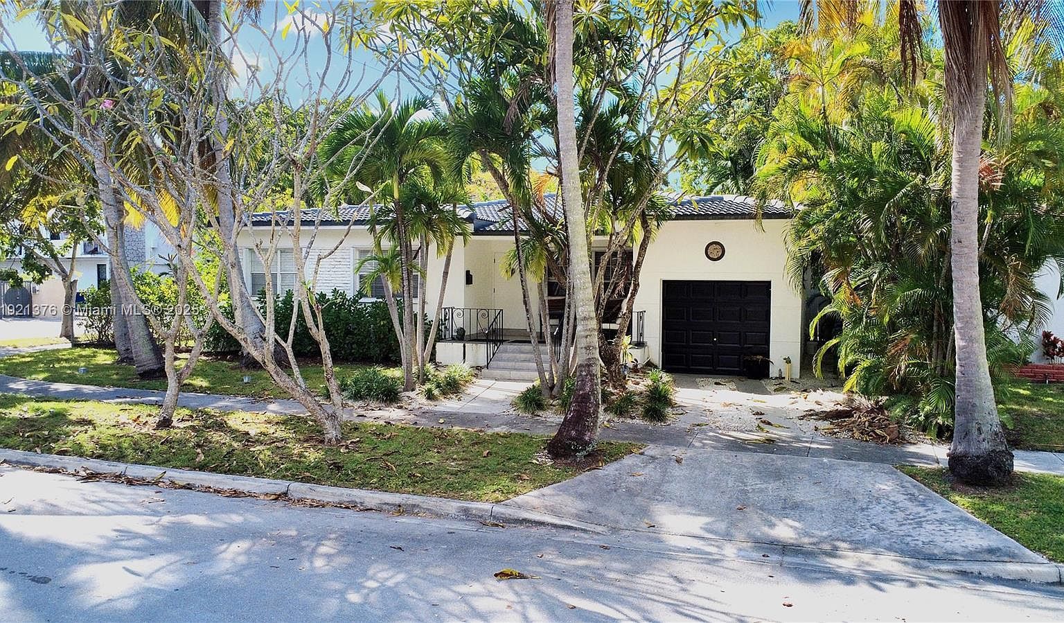 100 SW 30th Rd Miami, FL 33129 - Thumbnail 4