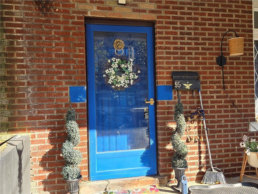 95 Harwood St Pittsburgh, PA 15211 - Thumbnail 4