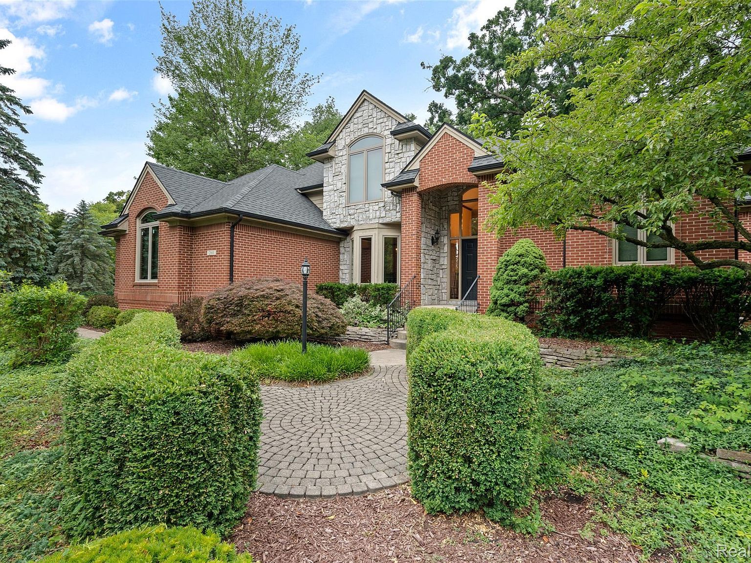 260 Forest Crest Dr Commerce Township, MI 48390 - Thumbnail 4