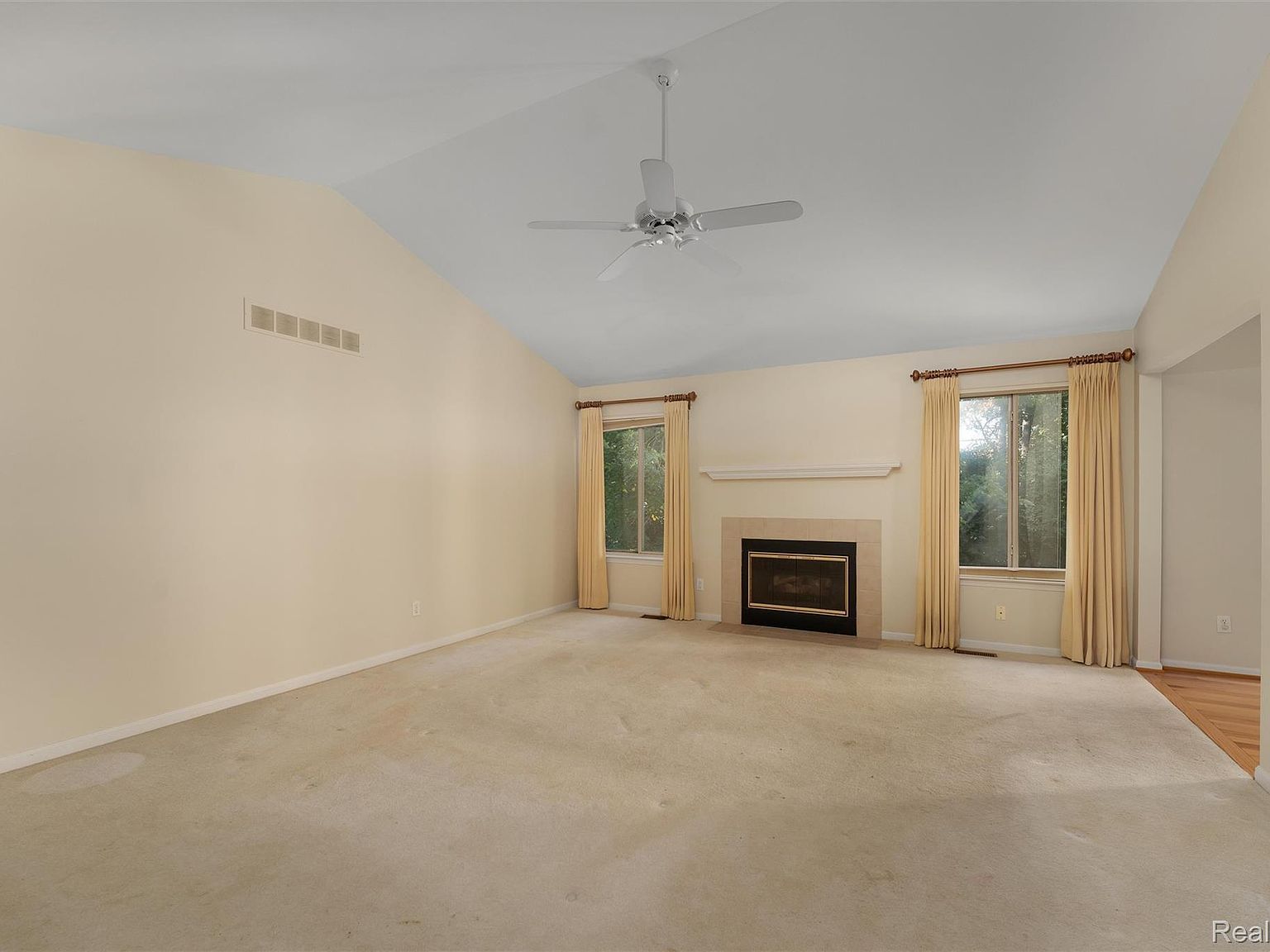 3120 Point Of The Woods Dr West Bloomfield, MI 48324 - Thumbnail 4