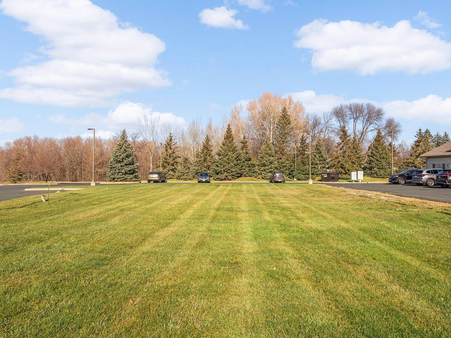 803/807/811 Meander Ct Hamel, MN 55340 - Thumbnail 4