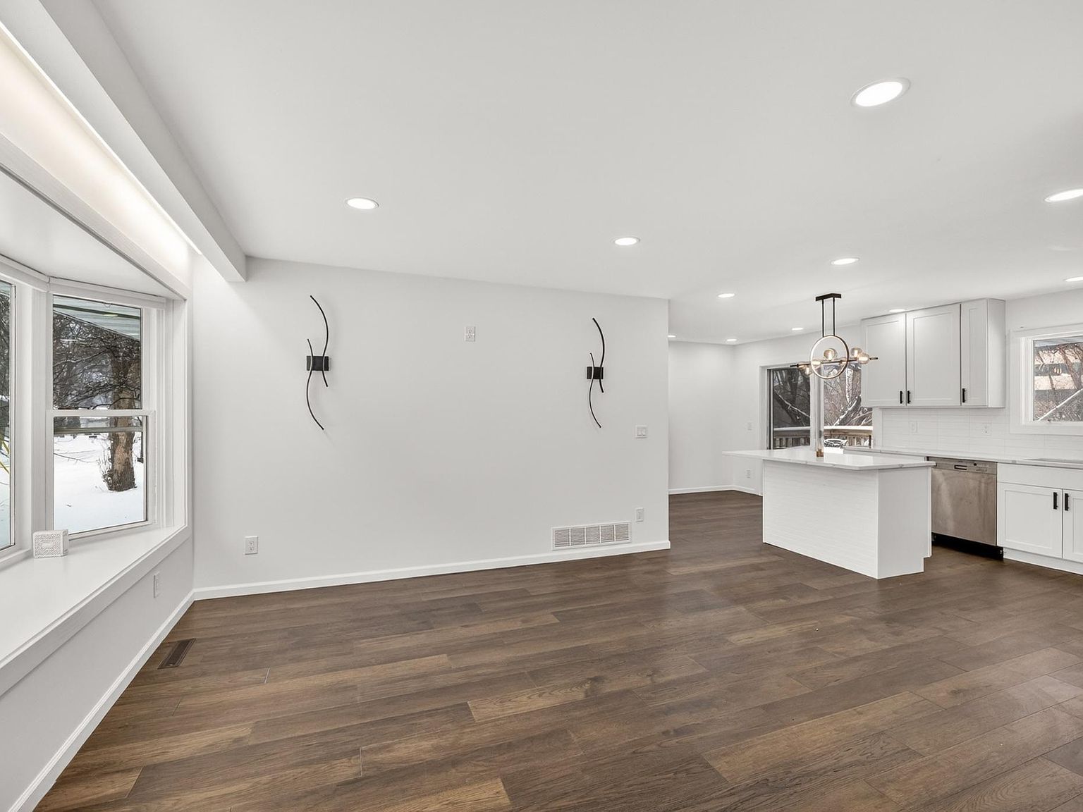 10920 Oak Knoll Ter N Minnetonka, MN 55305 - Thumbnail 4