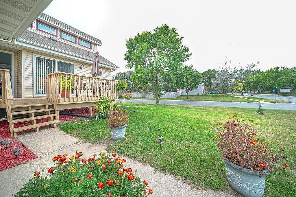 12051/12059 Xeon St NW Minneapolis, MN 55448 - Thumbnail 4