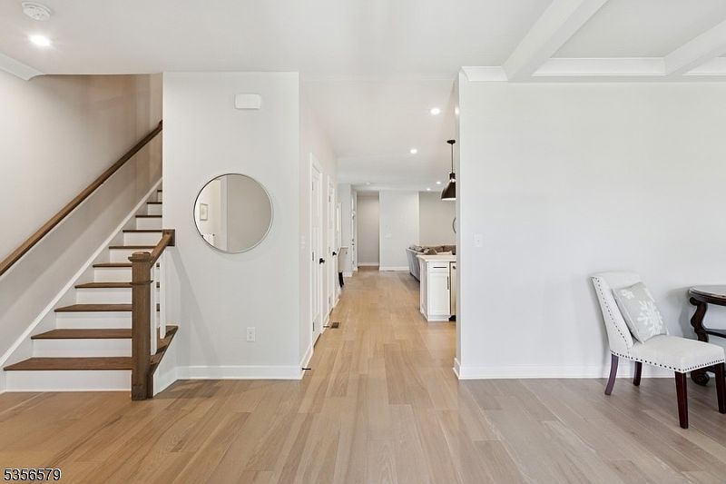 44 Willow Ln Parsippany, NJ 07054 - Thumbnail 4