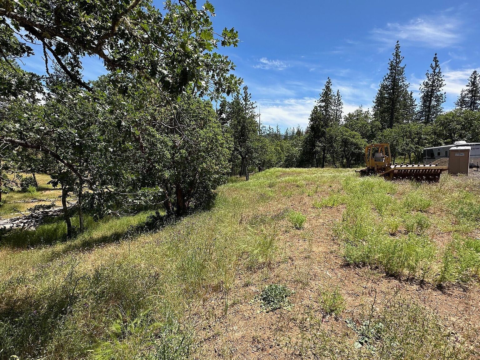 551 Hudspeth Ln Shady Cove, OR 97539 - Thumbnail 4