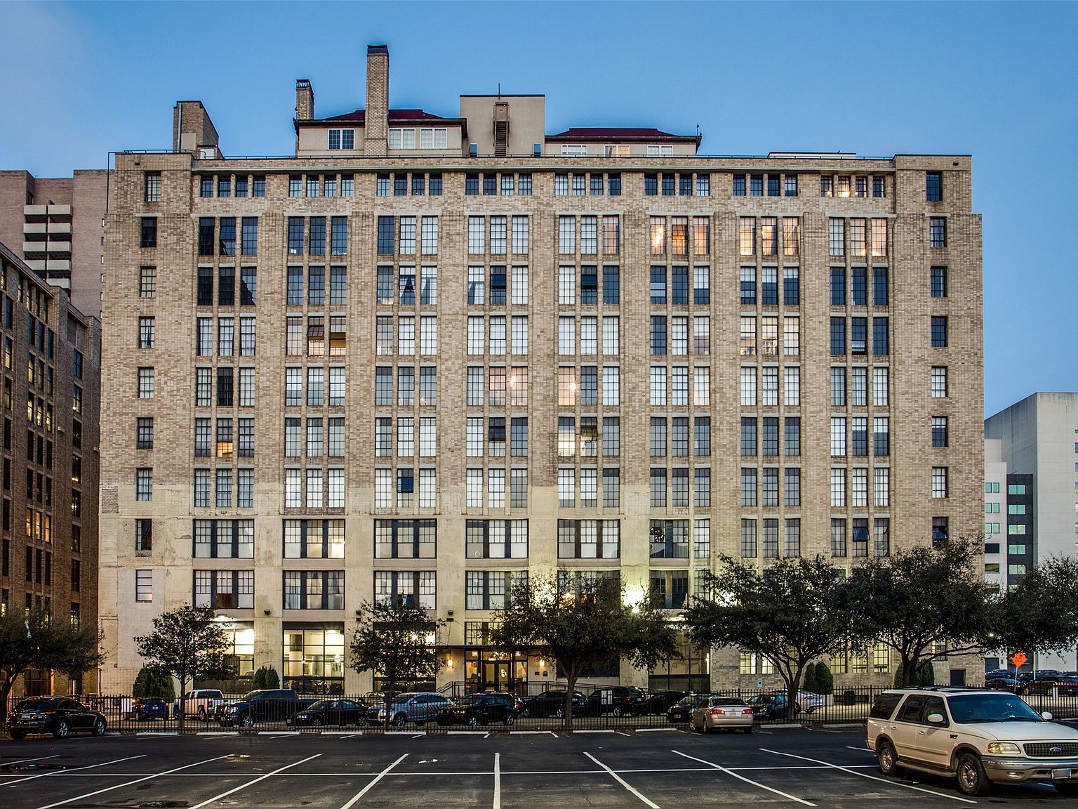 1122 Jackson St APT 421 Dallas, TX 75202 - Thumbnail 4