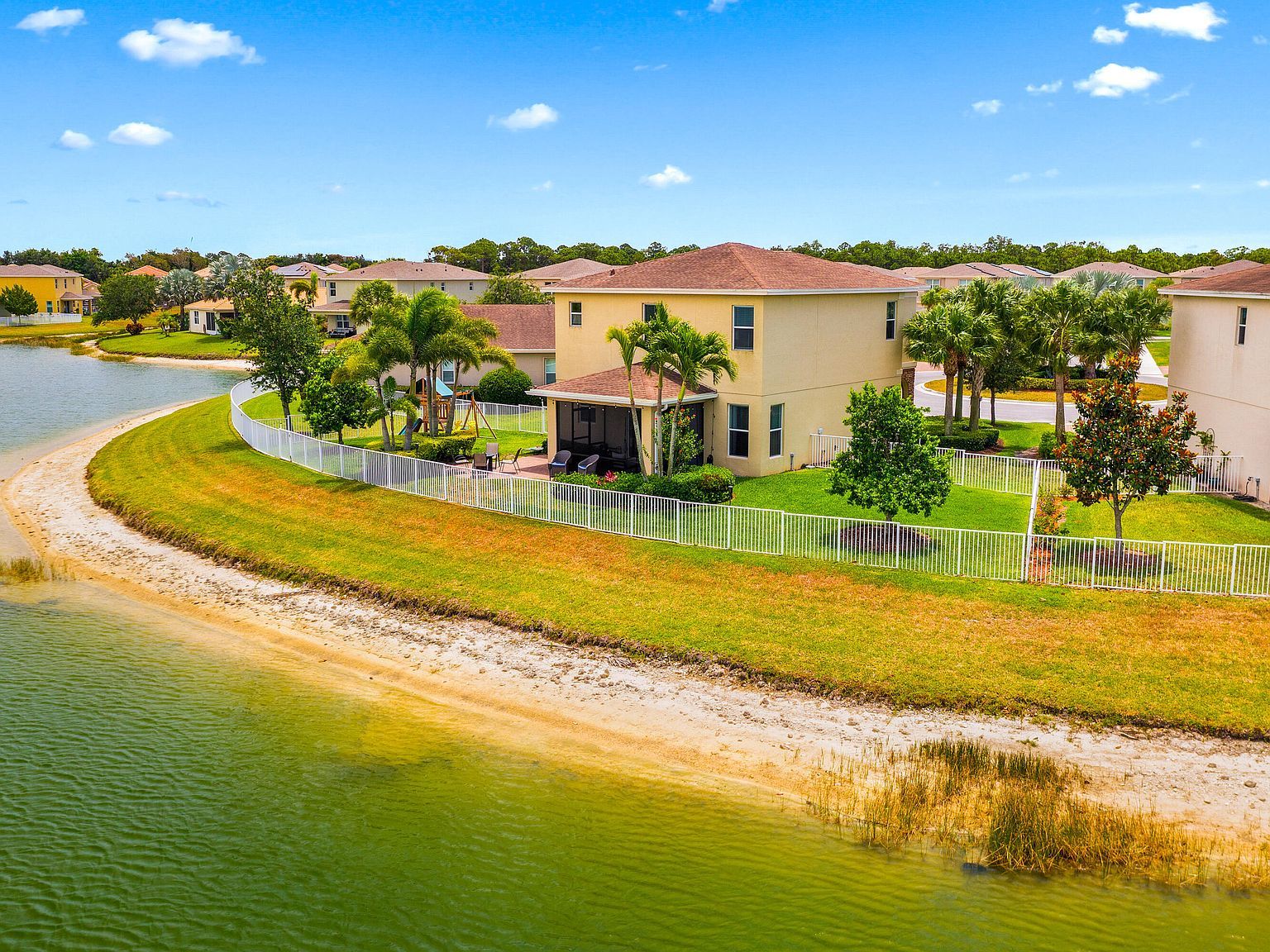 1100 NW Vivaldi Ct Port Saint Lucie, FL 34986 - Thumbnail 4