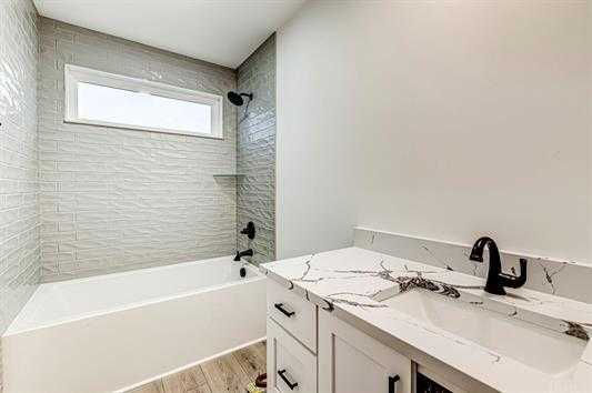 804 Somerfield Dr, Lakeville, IN, USA, 46536 - Thumbnail 5