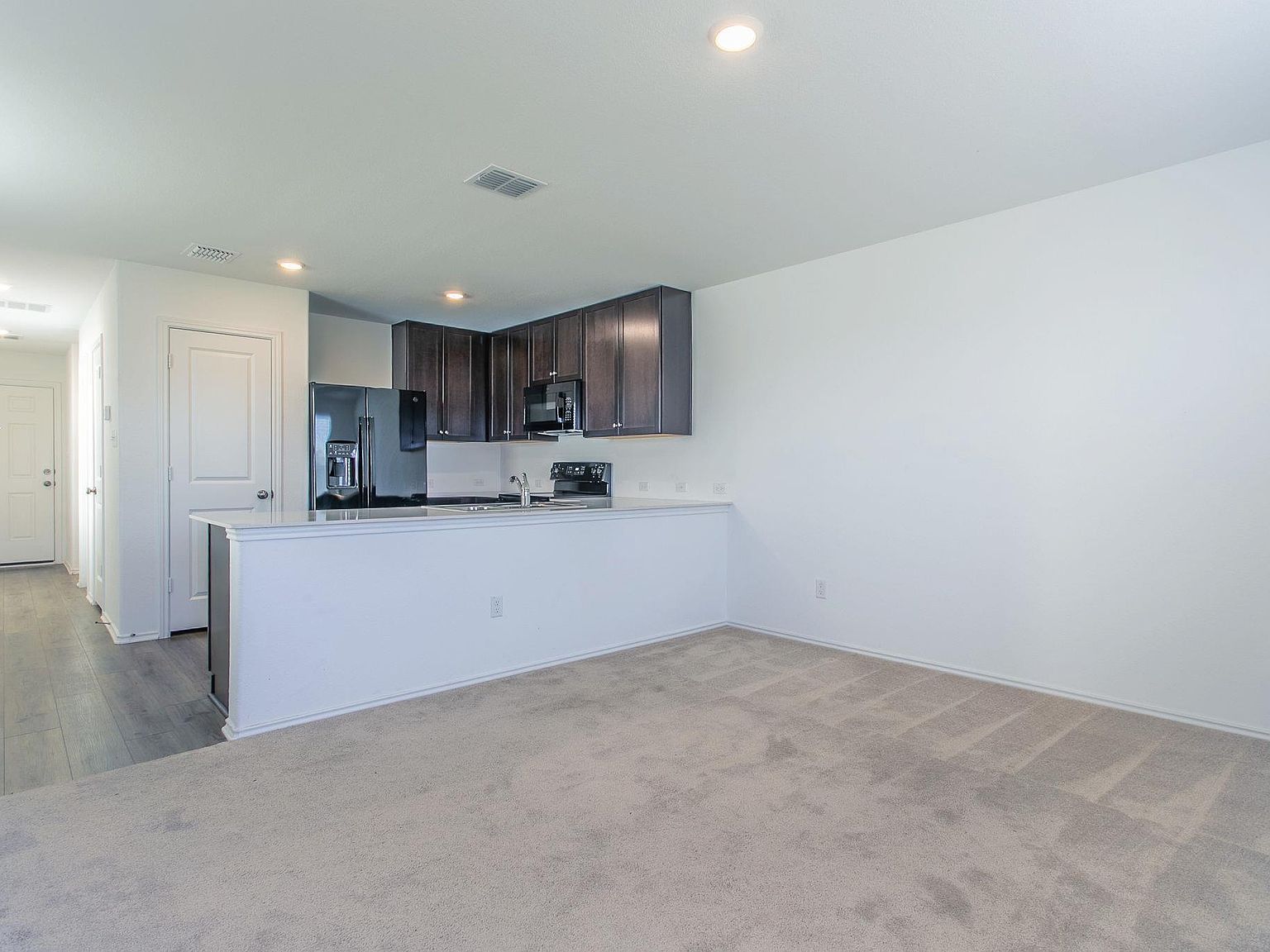 460 Marty Allen Loop Jarrell, TX 76537 - Thumbnail 4